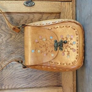 Vintage Leather Shoulder Bag in Brown